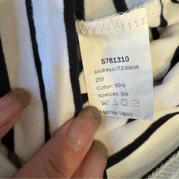 π 6/$60 Shein Dress White Black Flutter Sleeve Stripes Heart Patch Size XL - Picture 4 of 5